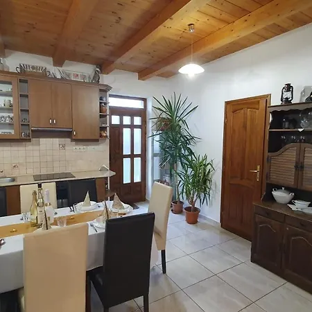 Kekszilva Vendeghaz 3* Pap